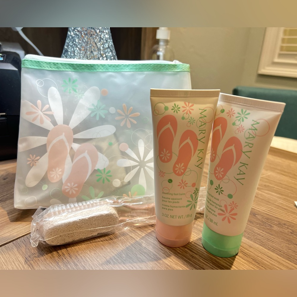 Mary Kay Foot Soak and Soothing Foot Balm set
